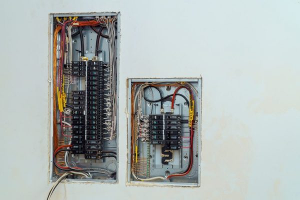 electrical-voltage-switchboard-box-with-wires-with-circuit-breakers-1024x683